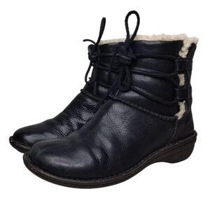 UGG Caspia Black Leather Faux Fur Low Heel Lace Up Winter Boots Sz 7